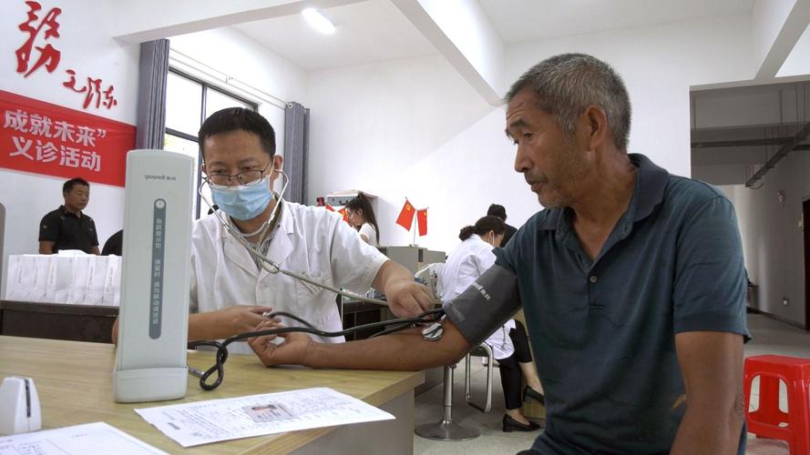 此次义诊活动共为300余名群众提供就诊服务,发放中医养生保健,急性